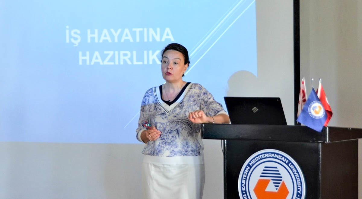 DAÜ İşletme ve Ekonomi Fakültesi Uzman Ekonomist Zehra Pınar Sevinç’i Ağırladı