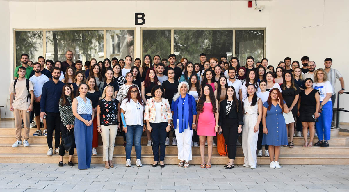 DAÜ Hemşirelik Bölümü Yeni Kayıt Olan Öğrencilerine Geleneksel Oryantasyon Toplantısı Düzenledi