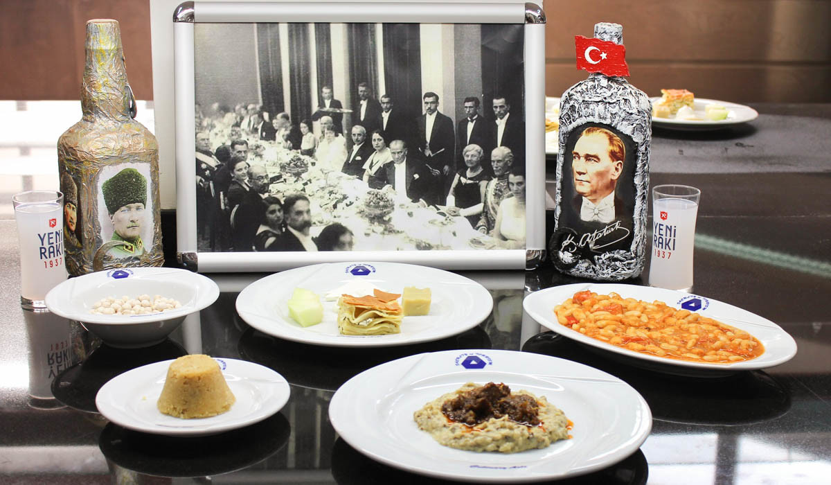 DAÜ Turizm Fakültesi’nde Atatürk’ün Sevdiği Yemekler Sunuldu