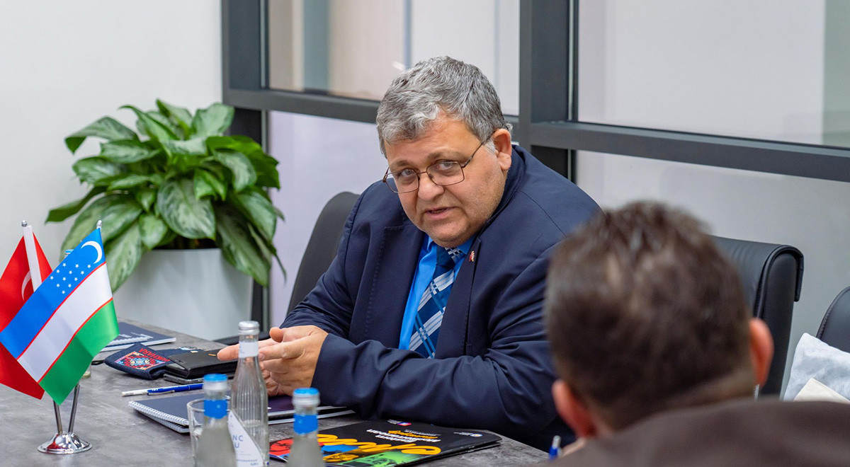 Prof. Dr. Mustafa Tümer, DAÜ’yü Özbekistan’da Temsil Etti