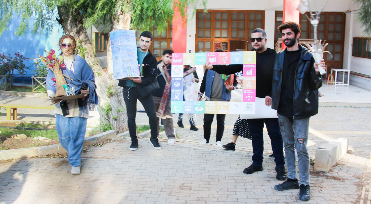 DAÜ Mimarlık Bölümü’nden “Atıktan Sanata” Öğrenci Sergisi