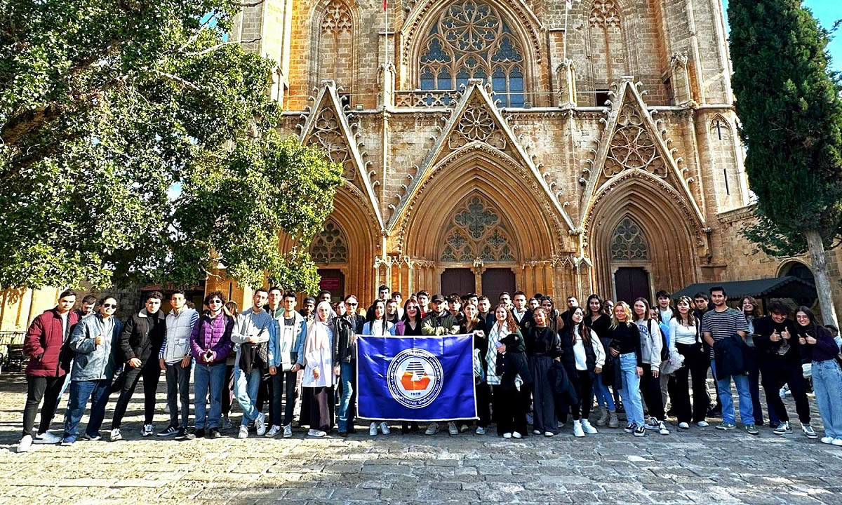 DAÜ Yabancı Diller ve İngilizce Hazırlık Okulu Toplumsal Duyarlılık Projelerini Sürdürüyor
