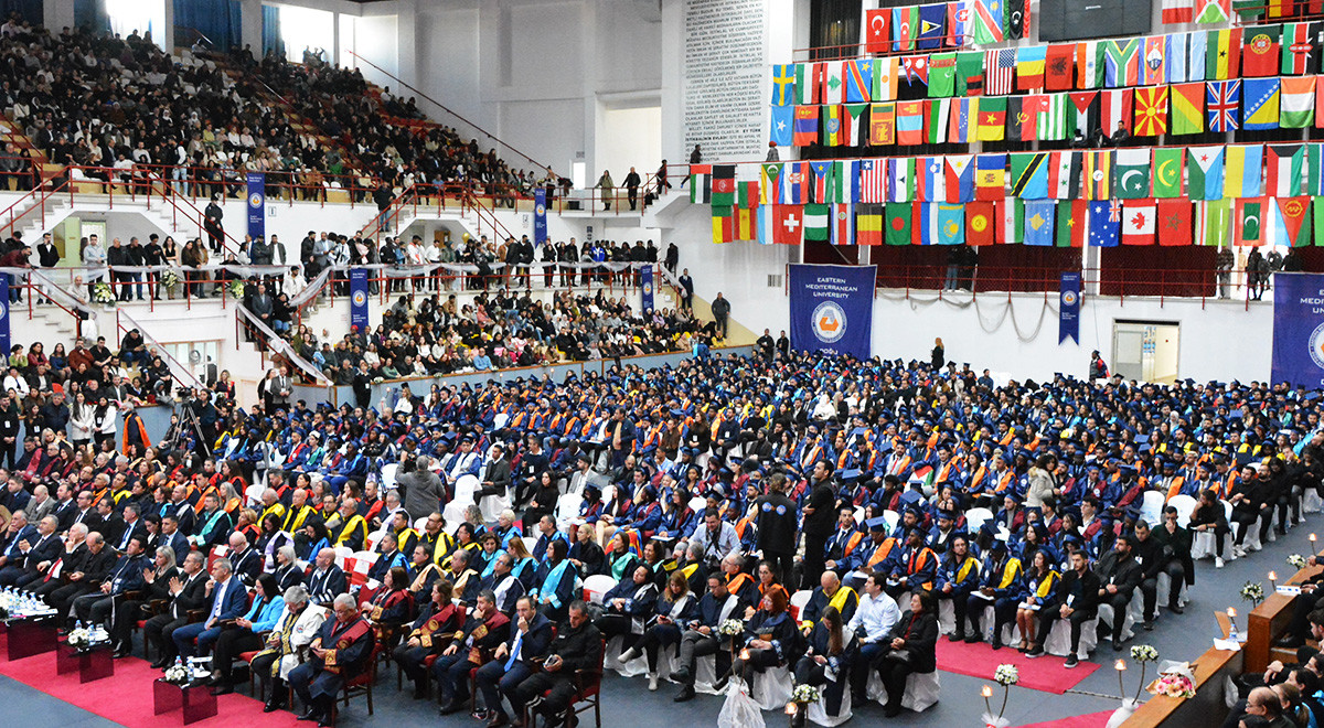 DAÜ Lisans ve Ön Lisans Mezunları Diplomalarına Kavuştu