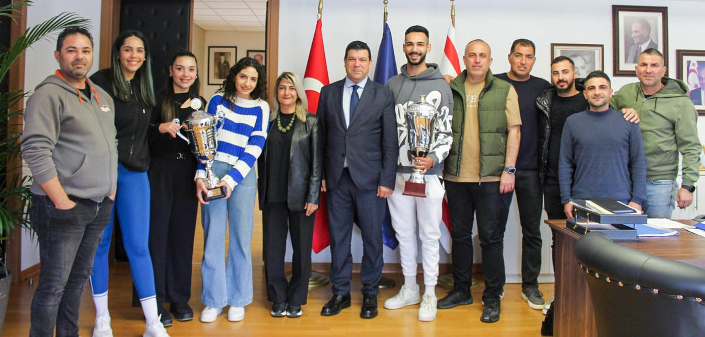 DAÜ’nün Şampiyon Voleybolcularından DAÜ Rektörlüğü’ne Ziyaret