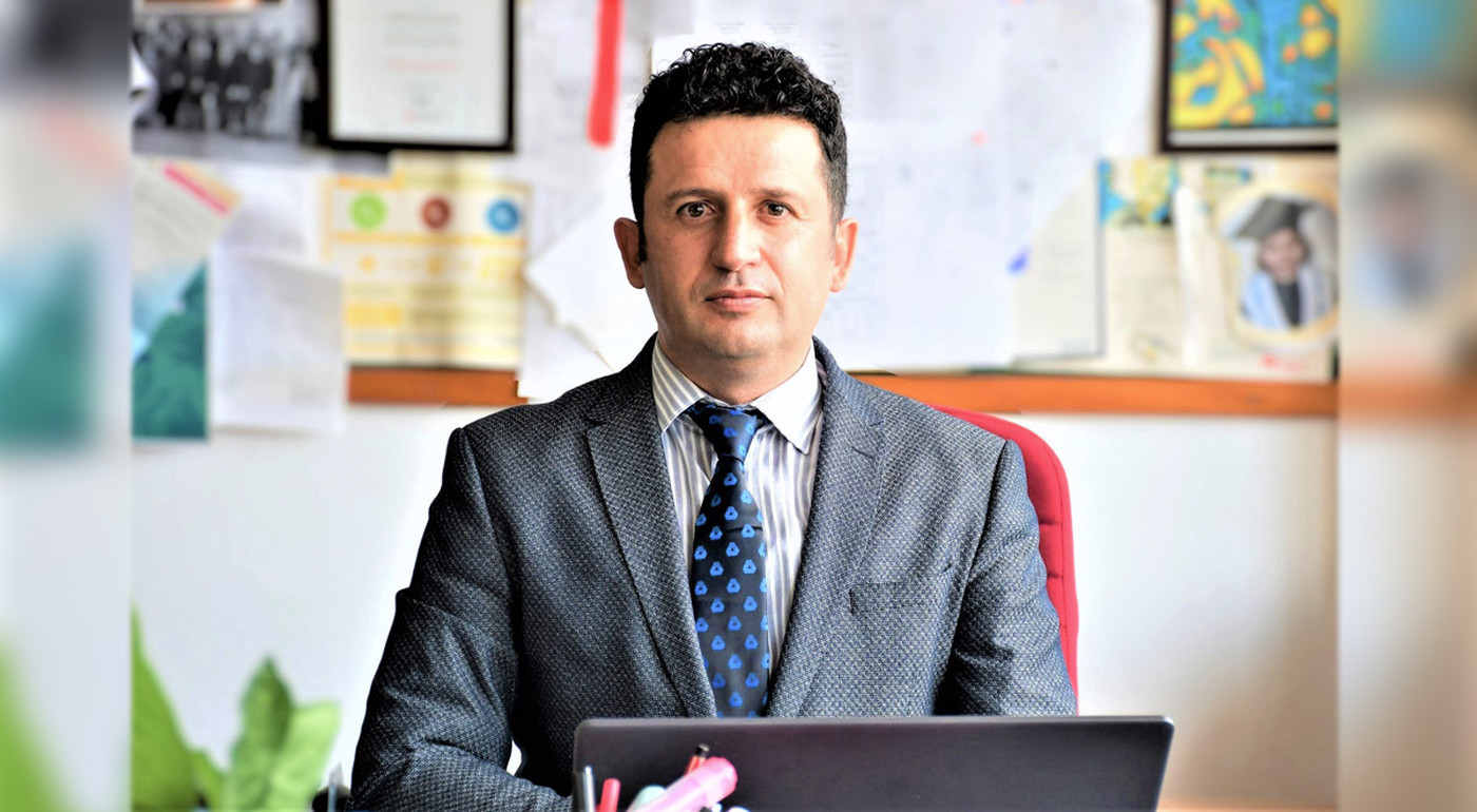 DAÜ Fizik ve Kimya Bölümleri Başkanı Prof. Dr. İzzet Sakallı’ya İkinci Kez Kanada’dan Üstün Hakem Ödülü