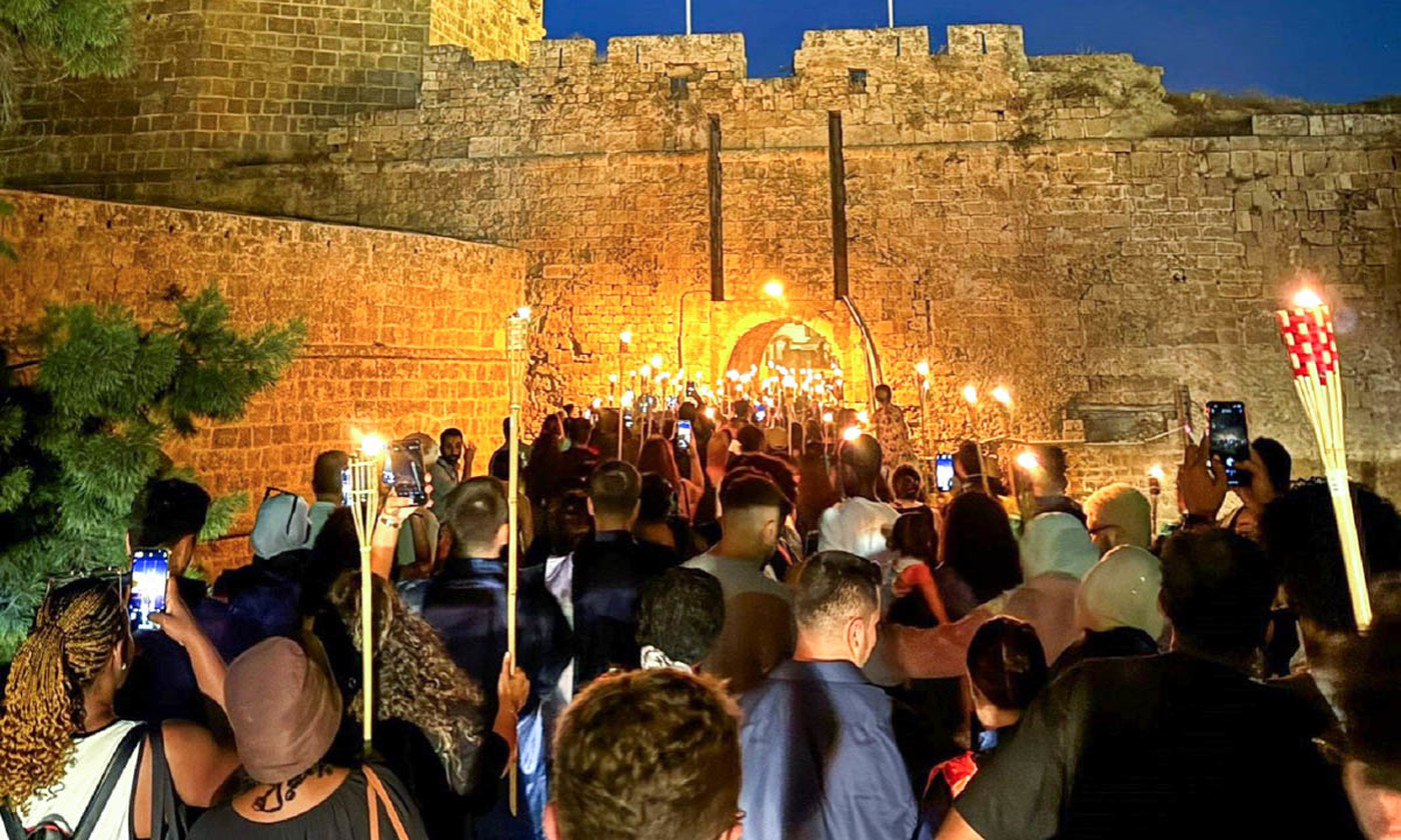 DAÜ Mezunları Geleneksel Mezuniyet Yürüyüşü ile Kente Veda Etti