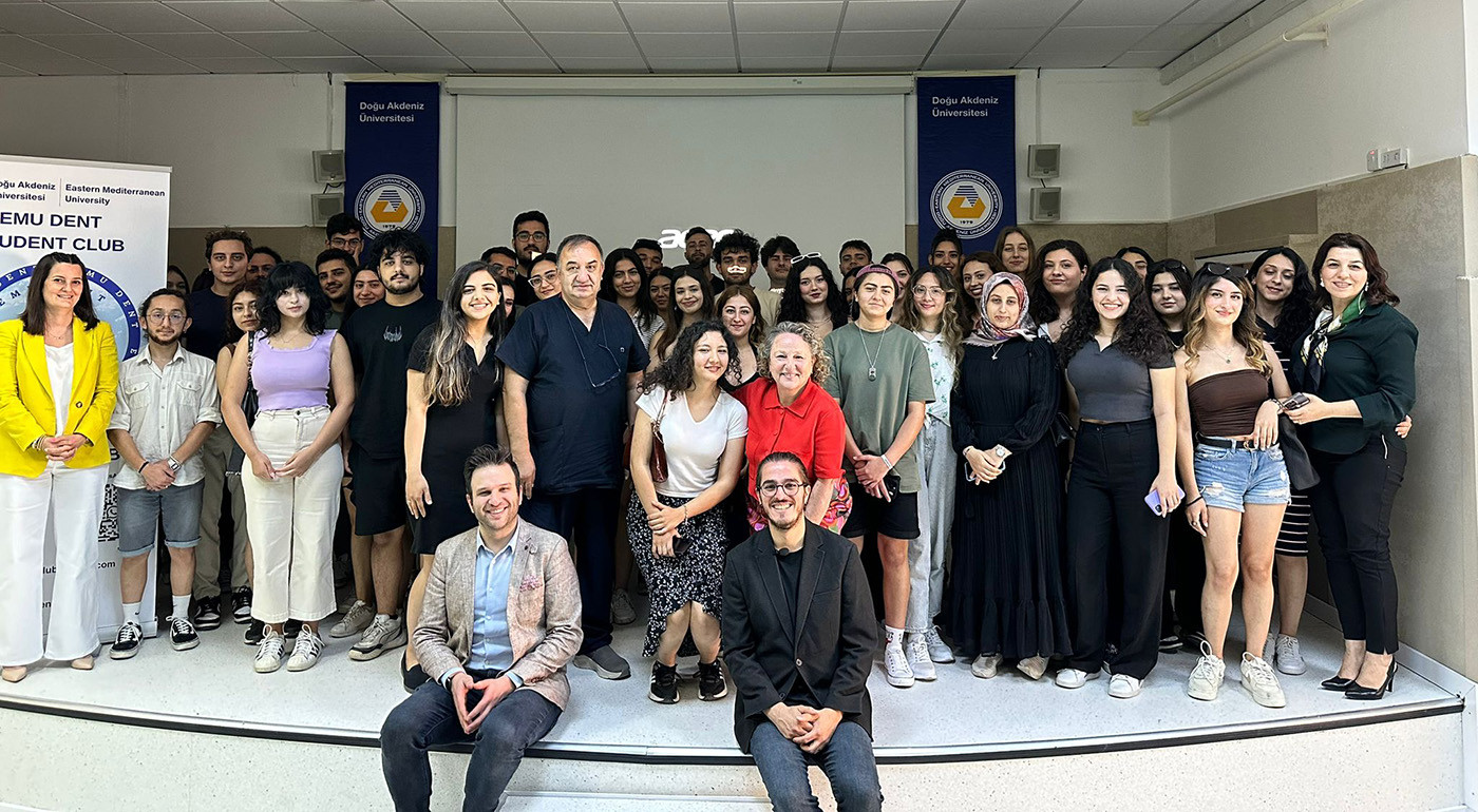 DAÜ Dent Kulübü Tarafından “Uzmanından Dinliyoruz” İsimli Seminer Gerçekleştirildi