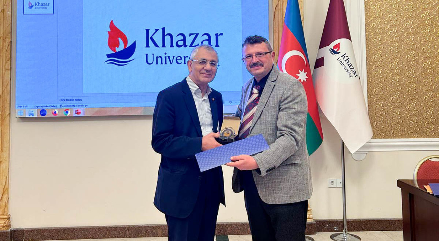 DAÜ Eczacılık Fakültesi Dekanı Prof. Dr. Gülcan Bakü’de Düzenlenen Kongrede DAÜ’yü Temsil Etti