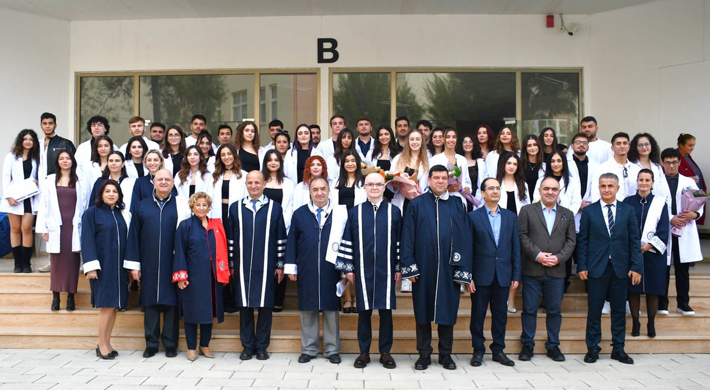 DAÜ Diş Hekimliği Fakültesi Beyaz Önlük Giydirme Töreni Gerçekleştirdi