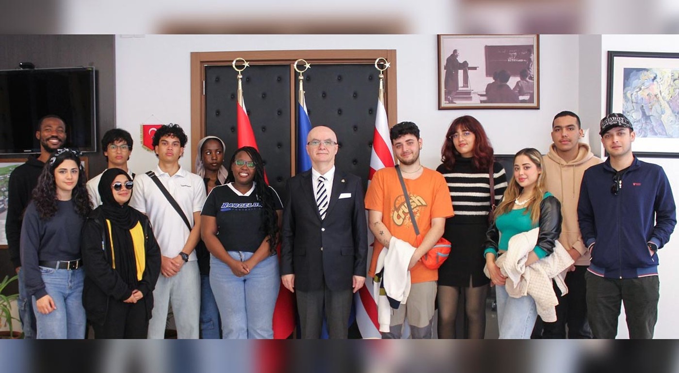 DAÜ Rektör Yardımcısı Prof. Dr. Osman M. Karatepe Yeni Gelen Öğrencileri Kabul Etti