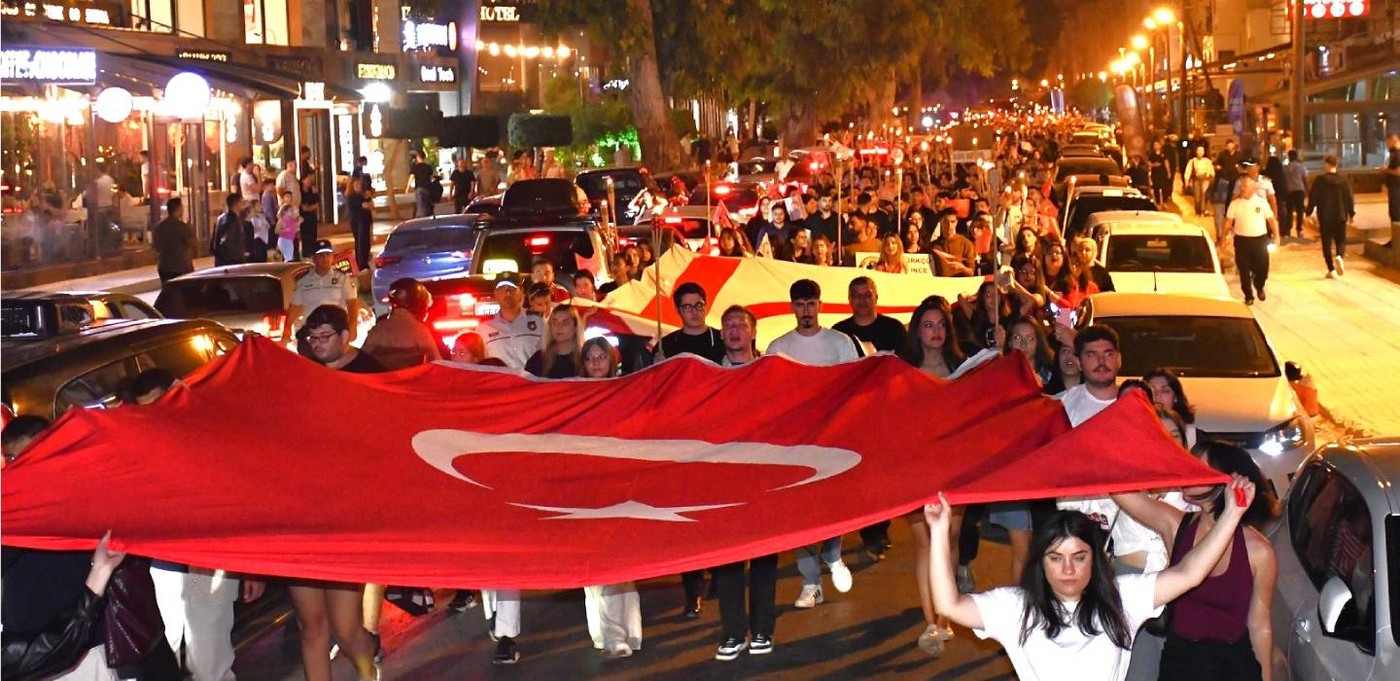DAÜ’de 29 Ekim Cumhuriyet Bayramı Gençlik Yürüyüşü İle Kutlandı