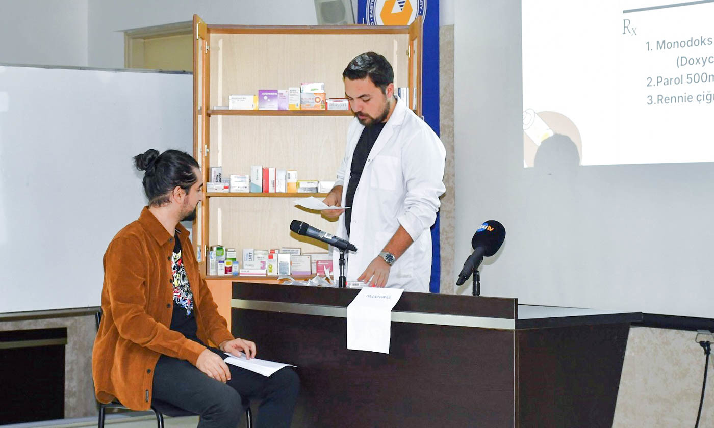 DAÜ Eczacılık Fakültesi Hasta Bilgilendirme Yarışması Düzenledi