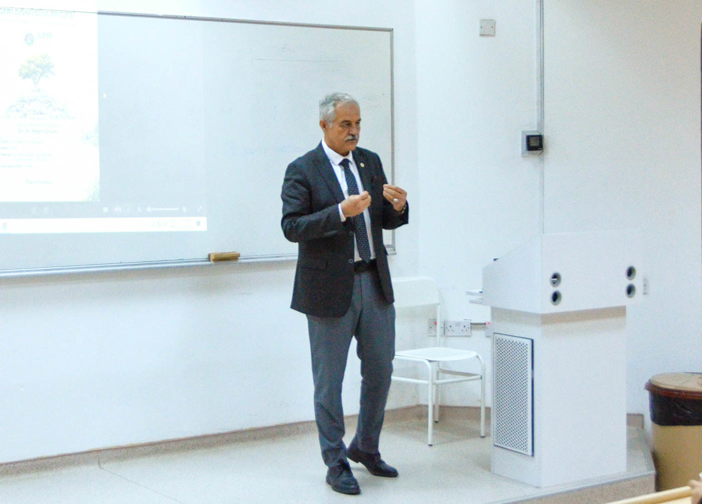 Mayor Hayri Orçan Delivers “Zero Waste” Presentation to EMU Faculty of Medicine Students