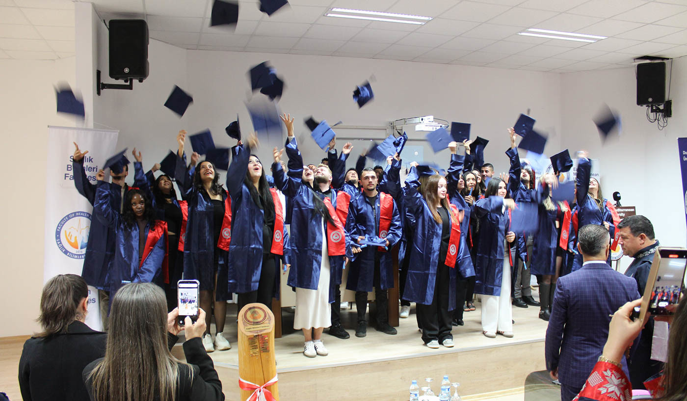 DAÜ’de Sağlık Bilimleri Fakültesi ve Sağlık Hizmetleri Yüksekokulu Mezunları Mesleğe İlk Adımlarını Attı