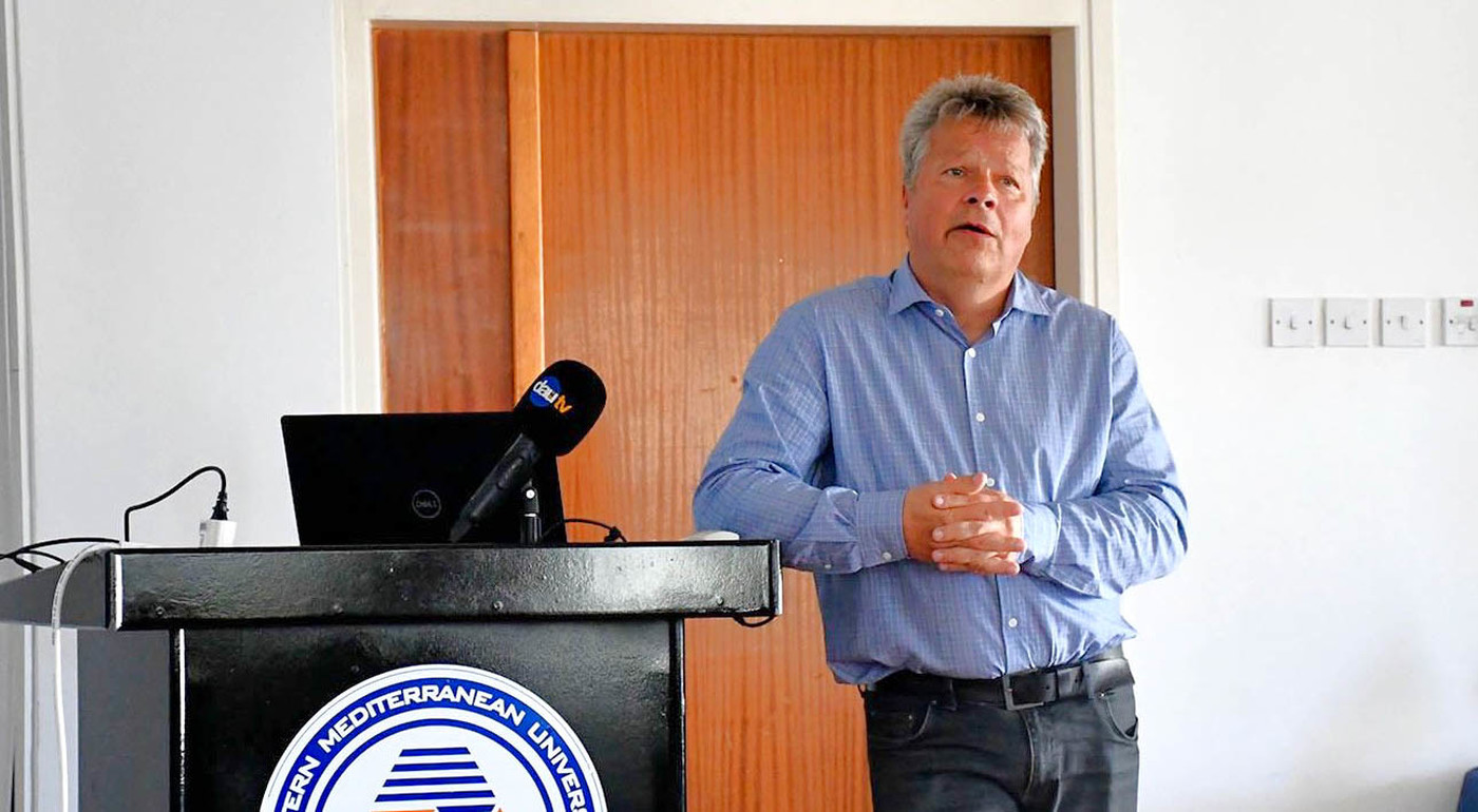 DAÜ’de “Fiili Devletlerin Jeopolitik İnşası: Aktör-Merkezli Etkileşimlerden Rol Kavrayışlarına” Konulu Seminer